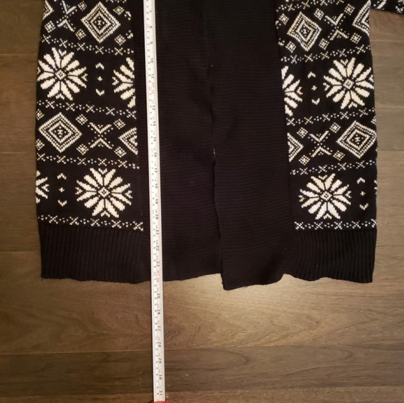 woman`s shrugs/cardigan - Picture 9 of 9